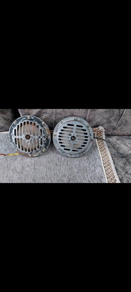 السلام عليكم من رخصة الادمن عندي هورنات الماني مقسمات على اخر حبايه جيب وشد وموجودة دكتهن والسعر 400 الف وبيهن مجال شويه ومكاني الحله للاستفسار الاتصال على هذا الرقم ***********حيدر ابو كرار
