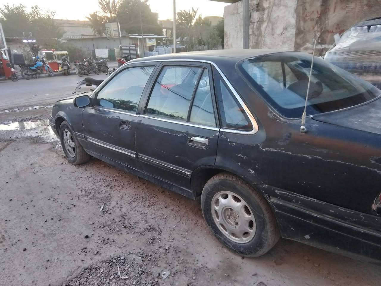 السلام عليكم دايو فراشة موديل ٩٧رقم ديالى انكليزي بسمي مكينة مفتوح كير اوتوماتيك وحدادية جاهزة والصبغ بلادي جارد والسعر ٢٤ والاتصال ***********
