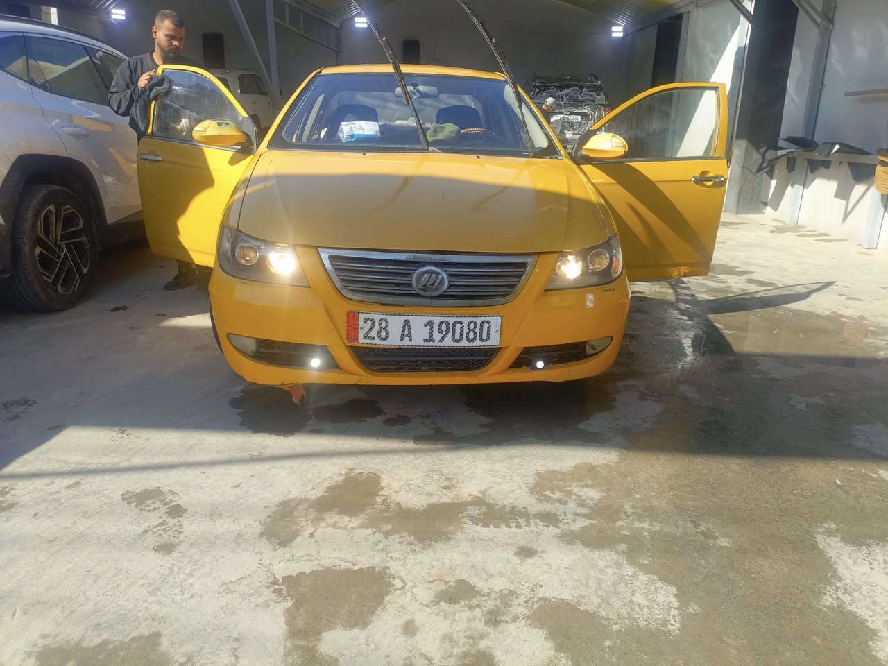 يالله ليفان لبيع 2011 رقم نكليزي مصفره هيئه وغرمات سعر 37 رقم ***********
