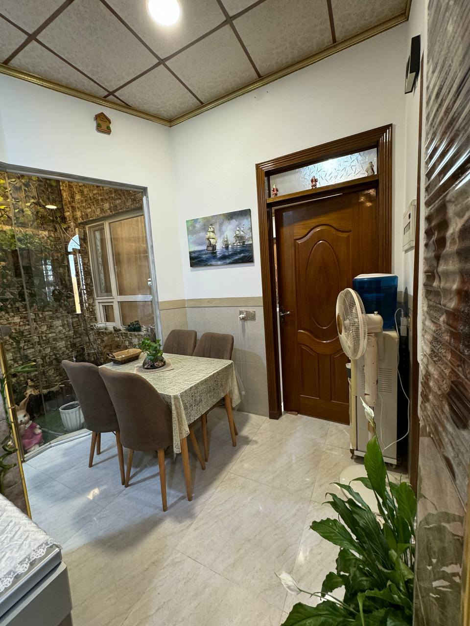 بيت للبيع حي الفلاح الثانيه مساحة ١١٠ركن مقاطعة ٦ شارع ١٥ يبعد عن الشارع ٢٠٠ متر مدخل الاخير سند طابو الزهور طابق  وطابق الثاني غرفة وبيتونة تاسيس عاكسه ومع بئير ماء


**إذا كنت صاحب هذا الإعلان وتريد حذفه لأي سبب، رجاءا أرسل رسالة إلى الدعم الفني**