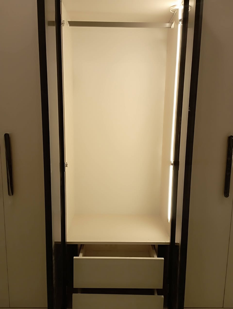 غرفه تركيا للبيع 
متكون من 3 قطع
كنتور و سرير و ميز و دوشكها وياها بعدها جديده والله العظيم 
السعر930


**إذا كنت صاحب هذا الإعلان وتريد حذفه لأي سبب، رجاءا أرسل رسالة إلى الدعم الفني**