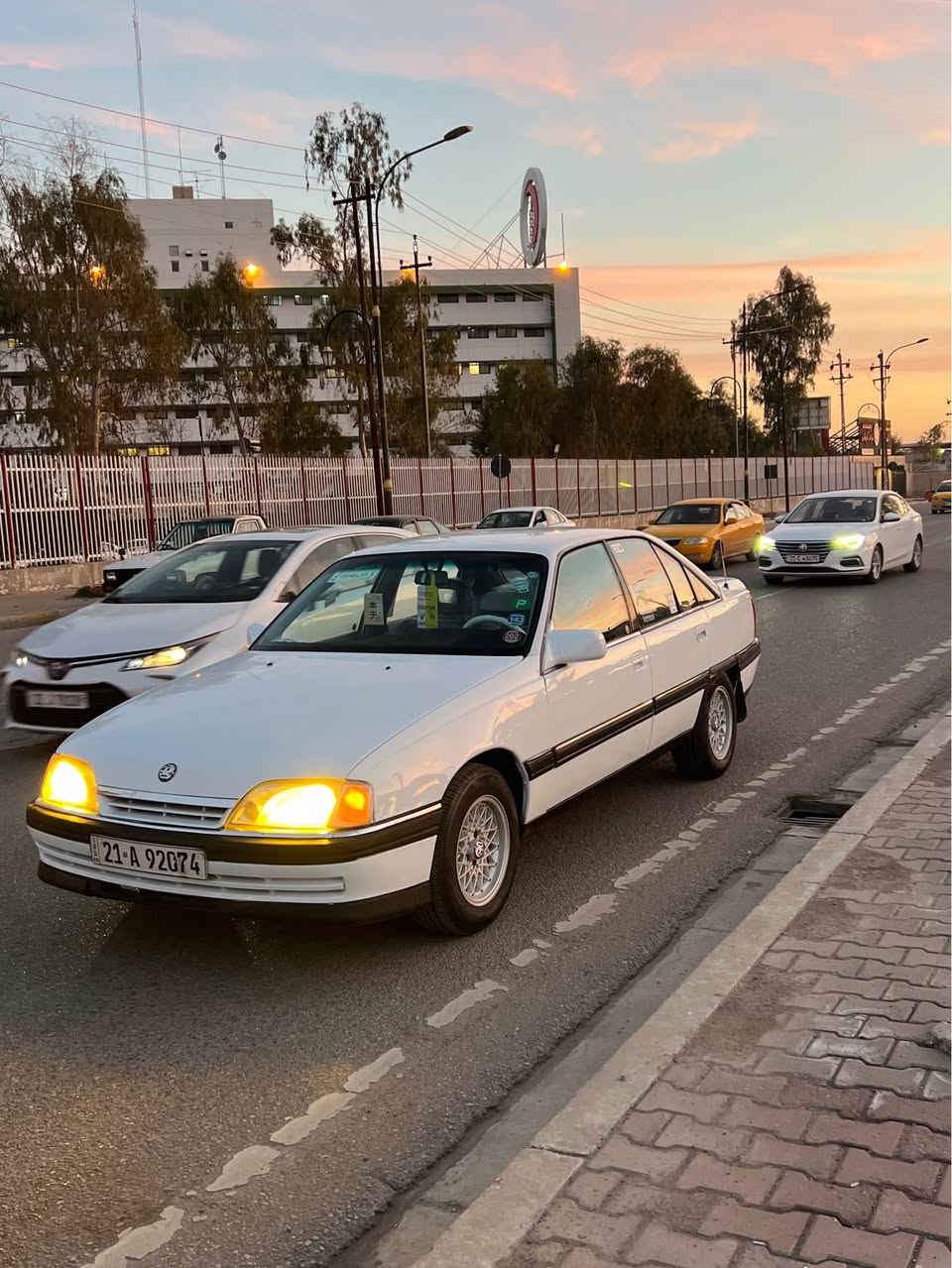 سلاموو عليكم ئؤپل ئؤميگا موديل1992محرك 20بيلاد گير عادي سياره بدون ضرر بدون خياس سبوغ حيزام جماليه فقت  رقمو سنويه جديد لحد2029 هزه جديد شرت تحويل و وكاله سياره  مابي نقص من دعامي لدعامي شرت ت سياره علا وضع شريكه :سعر52)بيها مجال بسيت 
***********
*********** مكاني كركووك كركوك, العراق
