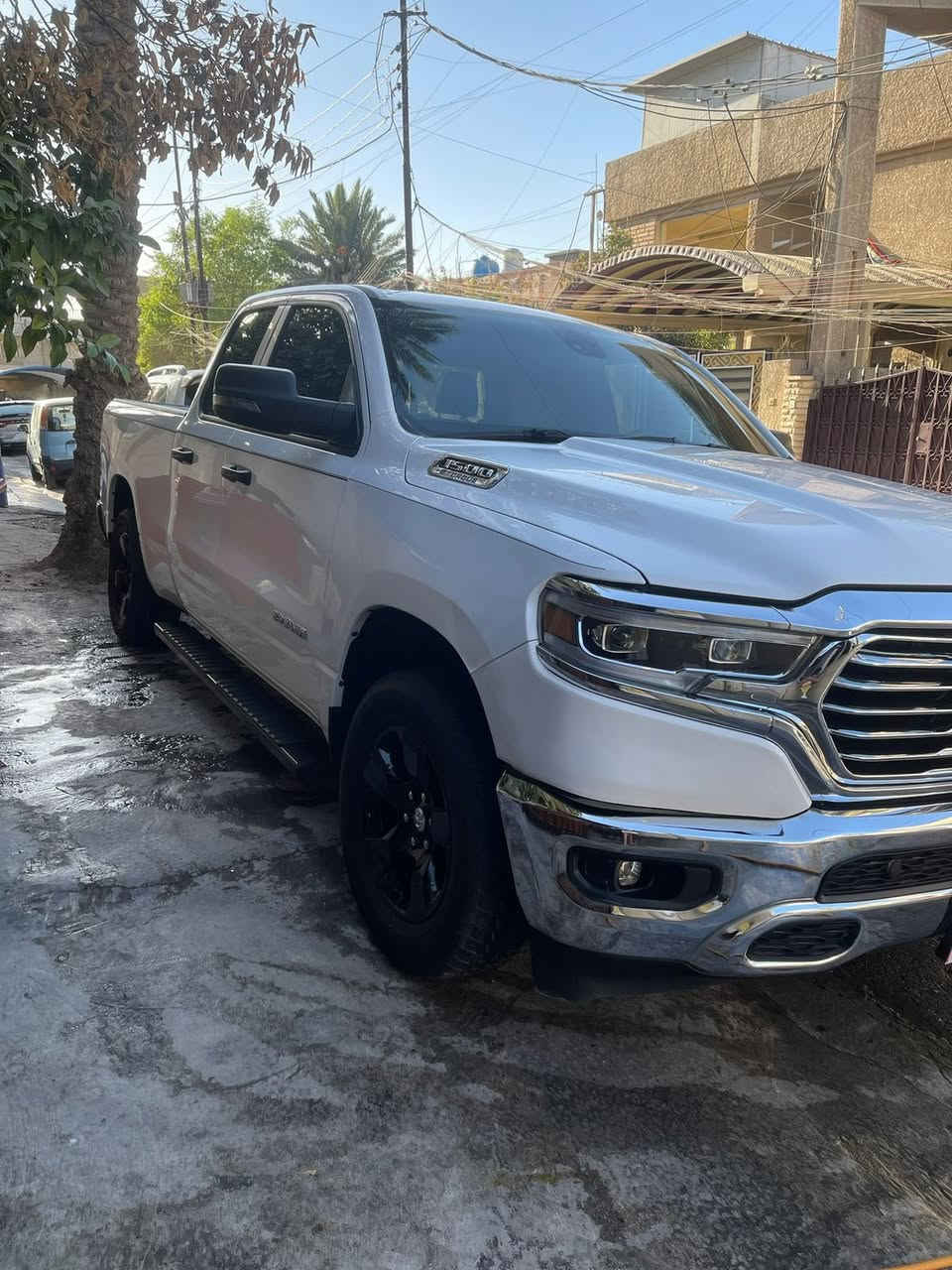 السلام عليكم
للبيع دوج رام / فئة BIGHORN / بدي طويل باب قصيرة
حجم المحرك // 6 سلندر 
المديل // 2023

ماشية // 40.000 ميل 

الحادث // فقط دعامية امامية نيكل ايرباك استرين فقط 

السيارة جاهزة من جميع النواحي 

مكان السيارة / محافظة دهوك / 

السيارة رقم كاتي بدون رقم  

السعر // 27.500 $ 

الهاتف *********** وتساب
