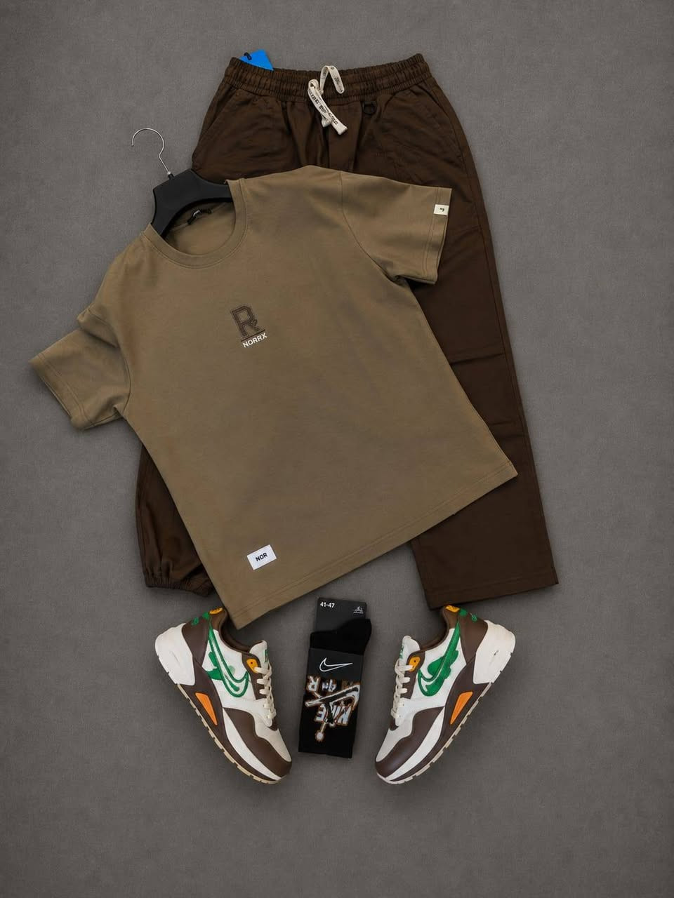 ✨ مرحباً بكم في أحذية وأزياء أوسكار ✨
وجهتكم للأناقة والذوق الراقي 👞👕
نوفر لكم تشكيلة مميزة من الملابس والأحذية العصرية بجودة ممتازة وأسعار تناسب الجميع، مع لمسة من الأناقة والثقة في كل إطلالة.
🛍️ أحدث الموديلات
👟 أحذية شبابية وعصرية
👔 أزياء كاجوال ورسمية
💎 جودة عالية وأسعار منافسة
📍 العنوان: موصل الجديدة 
📞 رقم الهاتف: ***********
📱 للتواصل والاستفسار: واتساب 
“أناقتك تبدأ من هنا”

