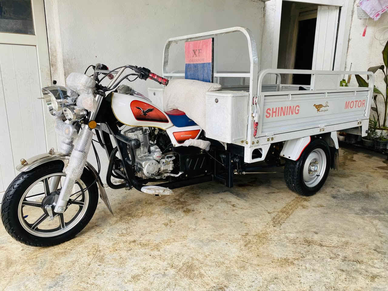 ماشاللە تبارك رحمان  لەماڵی هەموولایەک
مودیل 2025
مەکینە150یە
شتی لوک و دانسقە هیج ازیت نەدراوە لوکە 
هیج نوقسانی تیانیەسفرە لەسایەقیکی کەمە 
شوین کەلار بونرخ کۆمینت بکەن 
***********
