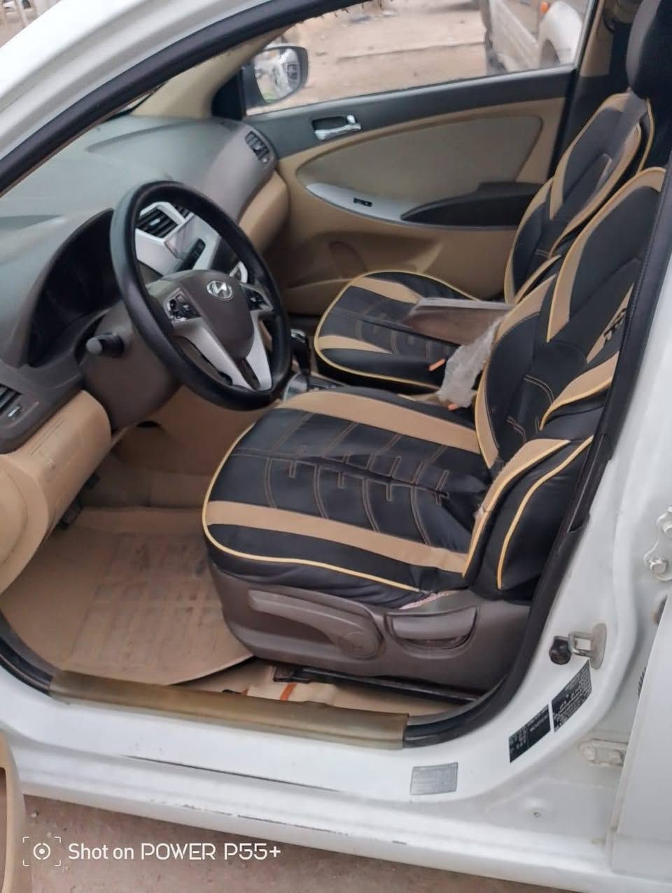 سلام عليكم سياره اكسنت موديل 15 سنويه ل30سياره جديده وحلوه فقط بيهاا جمالغ وره يم صندوك رشه صبغ بدون اي ضرر سعر 76وبيهاا مجال حك جيه نتصل ***********
