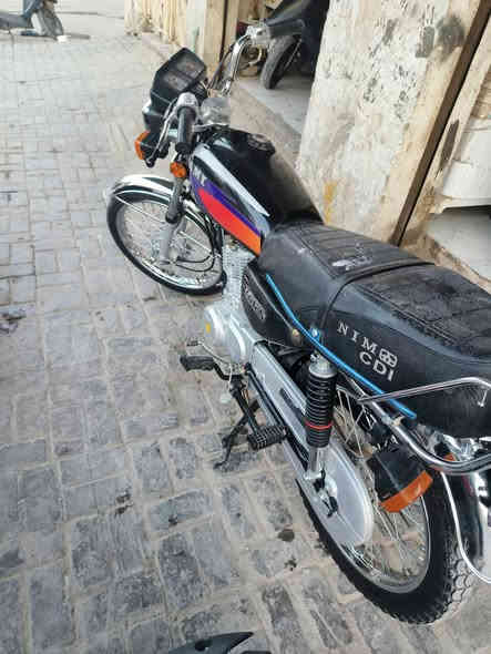 اربعه كير نامه سكنر موديل 25
عوزها فقط (تفيلس) مكينه مكفوله مكان كوت زويريجات 
السعر 700 وبيها مجال 
***********
اذا موشراي لاتعبني فدوة لقلبك
