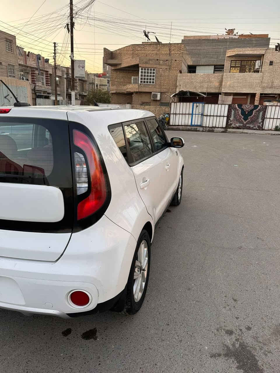 السلام عليكم.. صول موديل 2018 رقم بغداد وارد امريكي ليبل واحد محرك 2000 تحكم استيرن جهتين شاشة كاميرا ماشية 73 ميل السيارة جاهزة من كلشي صدر وتبريد وعليها ادامة كاملة بيها اللغد الايمن مصبوغ والسونارمرفق مع الصورالسعر 97 للاستفسار الاتصال***********
