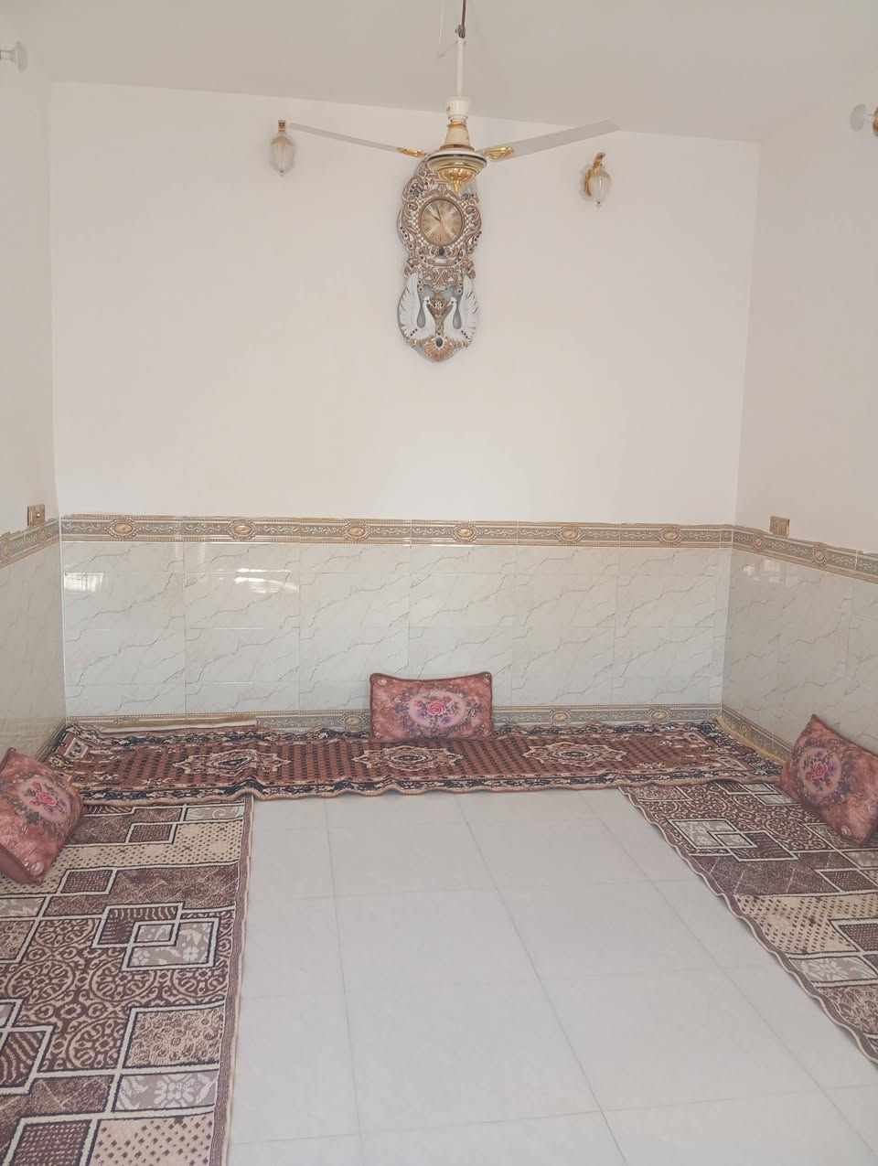 البيت للبيع طابو صرف حر
المساحة 150 واجهة 7.5 ونزال 20
الحولي قرب مدرسة الشهيد فيصل دلول قرب كطران ابو عبدالله 
البناء طابوق الاساس والسقف صب 
غرفتين وصالة ومطبخ واستقبال وحمامات 
للاستفسار خاص او اتصال *********** واتساب
