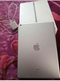 ايباد 9 ذاكره 64 كامل ملاحقات شاصي بيه طخات بسيطه والبصمه تشتغل بس طام...