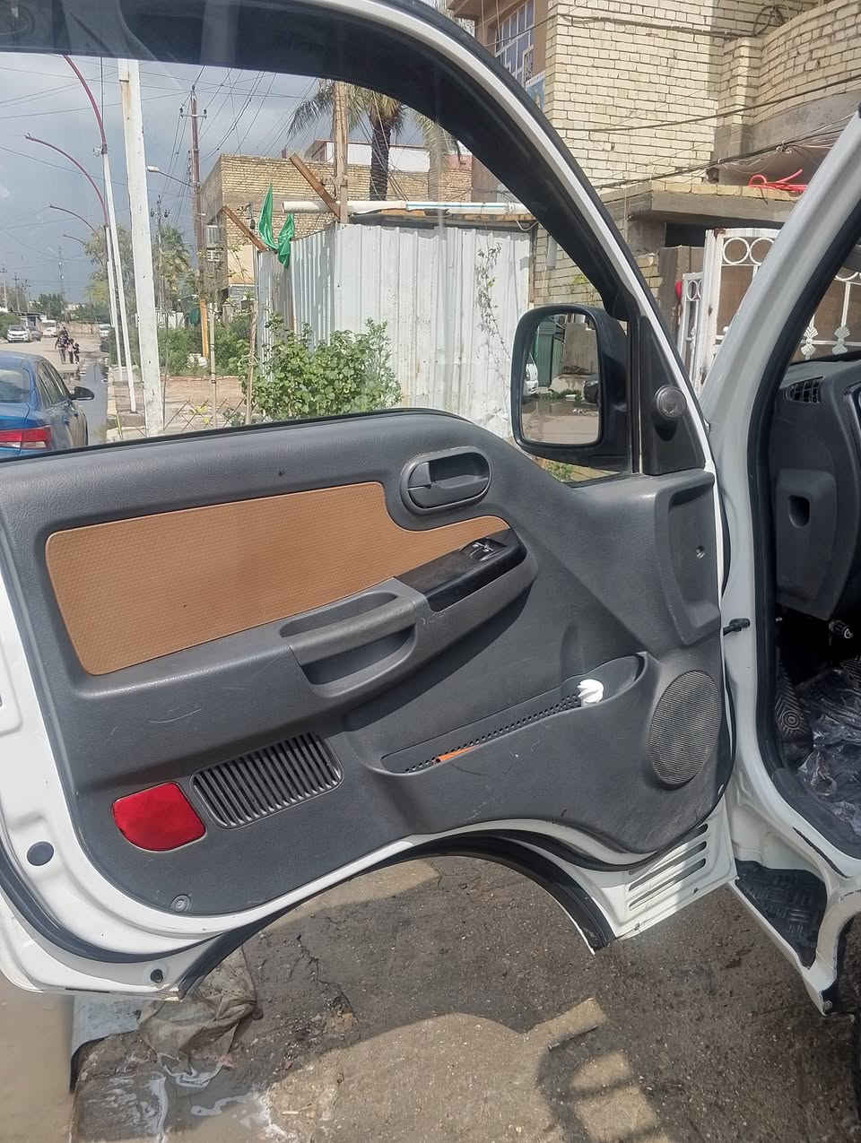 السلام عليكم كيا حمل بنكو مديل 20سياره جديده ما متعوبه كير وكسل ومكينه مكفوله كفاله عامه بلاديه مابيه صبخ ولا ضربه كلا وضع شركه سياره خير من الله بسمي رقم الجديد بغداد 11بيعه بدون محجر وذه درتون لمحجر بيه عادي سعره 129وبيه مجال شي قليل مكاني بغداد الشعب حي وار هذه رقمي للتواصل ***********
