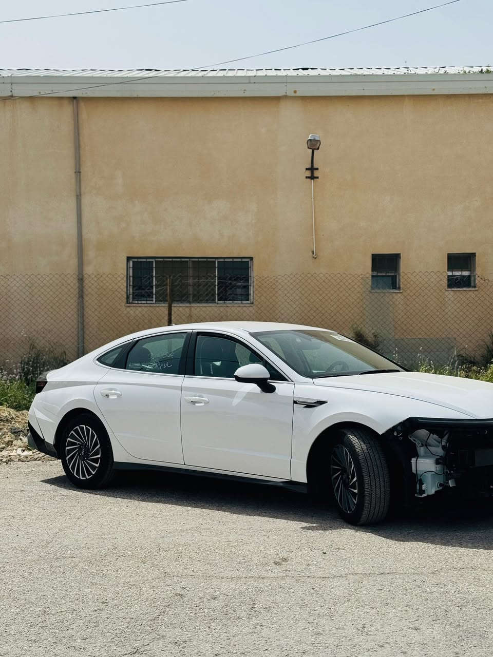 HYUNDAI SONATA 2025 هايبرد
سياره هاذ حادثه مثل ما موضح 

سياره يصير بيه تكحيل بل جاملغ فقط 
سياره بدون لا ايرباك ولا شواصي 

مواصفات كرسي كهربا بصمه شاشه 

سياره موجوده ب عمان الحره

سعر سياره 15500دولار حره وبيه مجال بسيط 

للاستفسار *********** واتساب فقط
