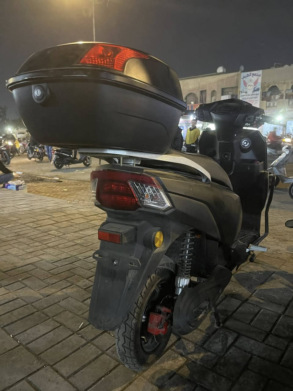 دراجه شحن (شركه الجوهره البحريه )
٦ باتري كبار 
ملف ٢٠٠٠
سرعه ٩٥ 
دراجه استخدام شهرين 
بلوتوث + بصمه 
للاستفسار ***********
