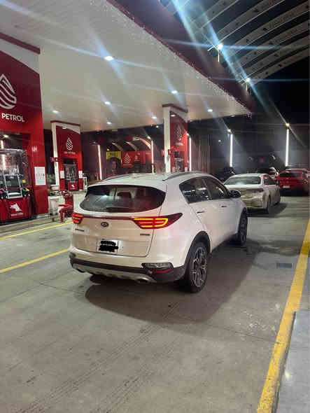 كيا سپورتاج 
موديل 2021
سعربلاش 105 وه ره ق 
سياره يا دووبه ي.  فحص
فول فول مواصفات فول فول
كوشن جلد 
هه ر چار كوشن هيتر 
كوشن كاره باي. 
ستيرن كاره باي +هيتر 
پيشو پاش حساس و رادار 
بلوتوس +ئه يو يكس 
ده رگه بسمه 
تبريد مركزي 
لايت زينو 
بگلايت ليد 
عينه كاره باي 
تحديد سرعه 
گيج الكتروني. 
٧٠هزار ميل ريڤه چوى. 
گير مه كينه شه رتن  سياره جديد جديده 
***********📞 زاخو
