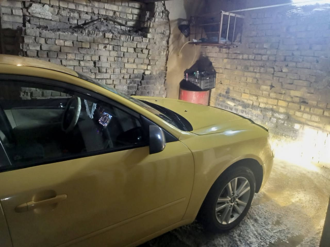 سوناتا موديل 2010 وارد امريكا حادث بسيط مكينه كير حداديه تبريد كله جديد شرط الفحص العنوان بغداد مصفره هيأ مرور السعر 115 بيه مجال بسيط***********
