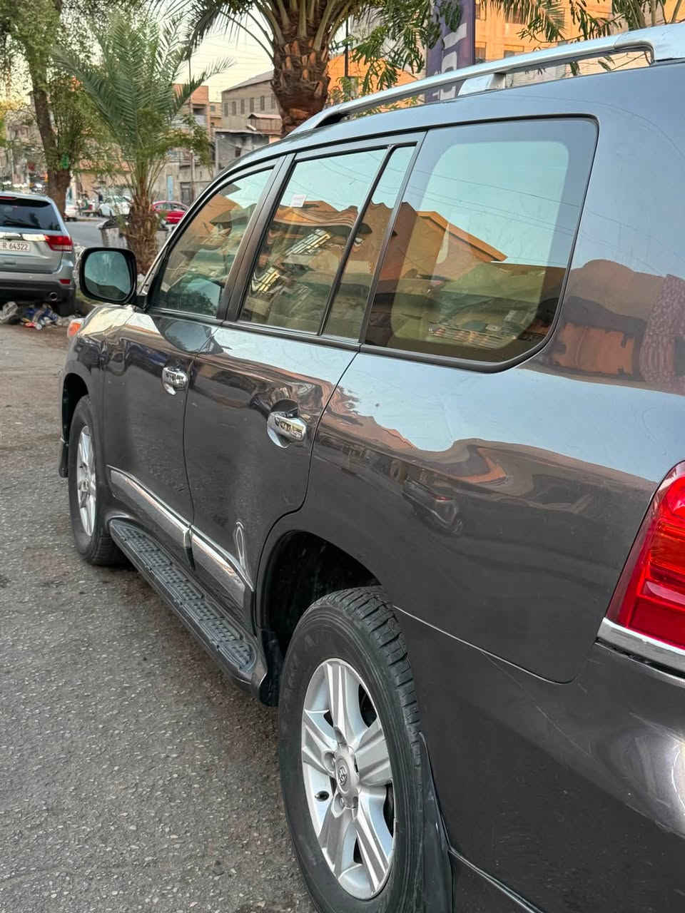 🤝السلام عليكم للبيع 
🚙تيوتا لاندكروز بريم 
موديل 2014 
مكينه V6
ماشيه 149KM 
 سياره مكفوله كفاله من الصبغ   بيها جراد شي بسيط مو هواي بالقماره 
مواصفات سياره 🚗
 فتحه 
شاشه 
تحكمات أنا فول
كشنات كهرباء 
مواصفات البريم  معروفه 
السعر 350 💸💵ورقه وبيها مجال
📍المكان الكرخ 
الاتصال ☎️هـ***********
