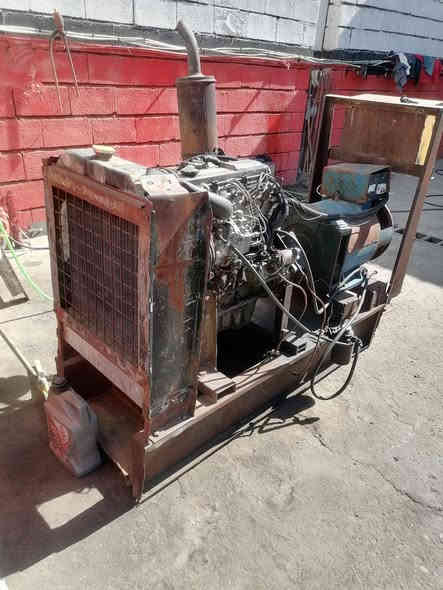 سلام عليكم 
مولده للبيع مكينه كيه شغال كل عيب مابي توليد ومكينه بشرط لاصرف ولا بخار سعر 9 ورقات بي مجال بسيط  للشراي عيب كلش بسيط فقط راديتر بي ليك جيب وياك باتري وافحص عنوان كركوك سايدين قادسيه قرب الاستخبارات 
***********
