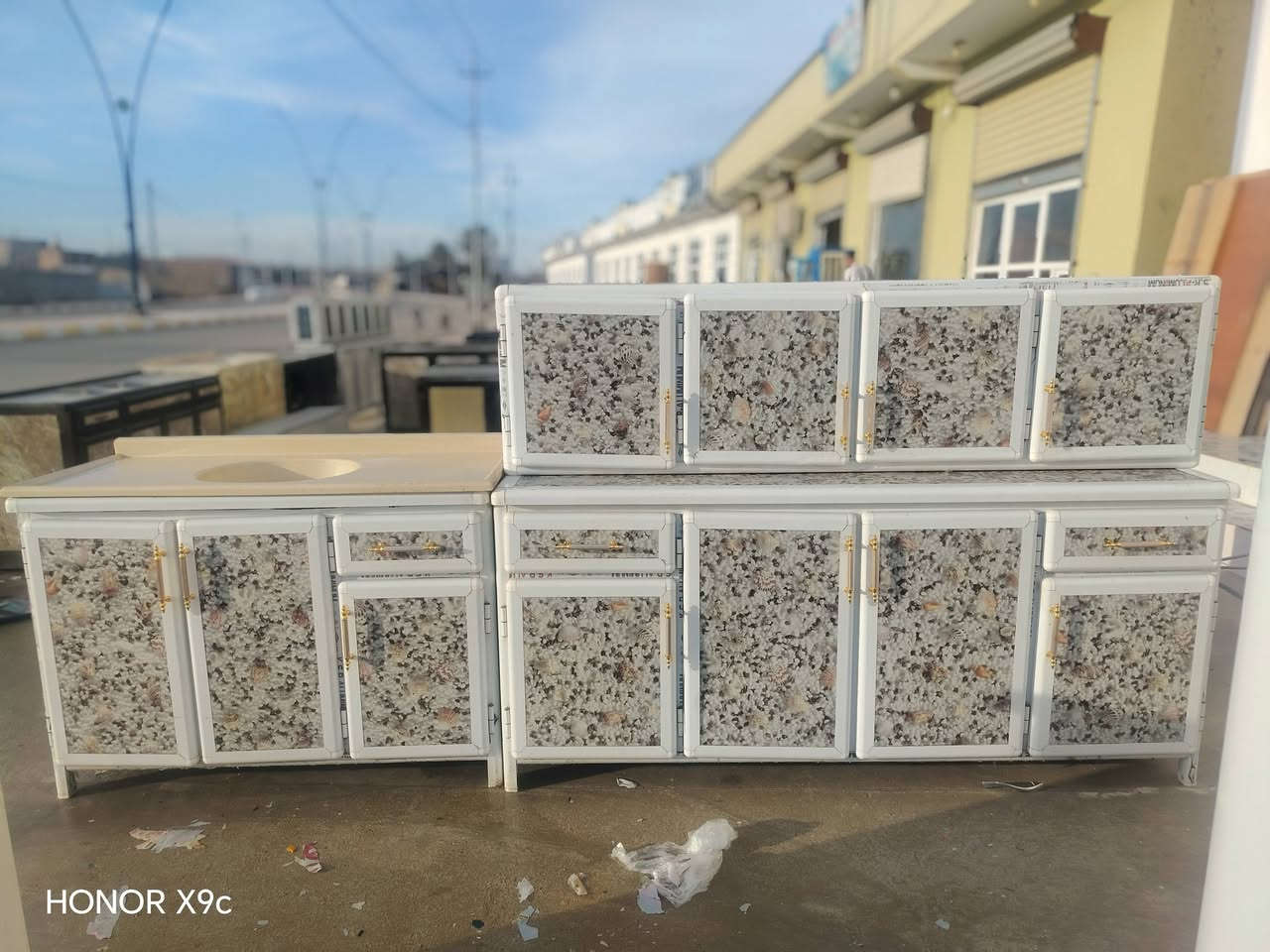 كاونتر مترين فول نضيف سنك متر و30 مرمر السعر 350 المكان الرمانه البعبيد الاستفسار على رقم***********
