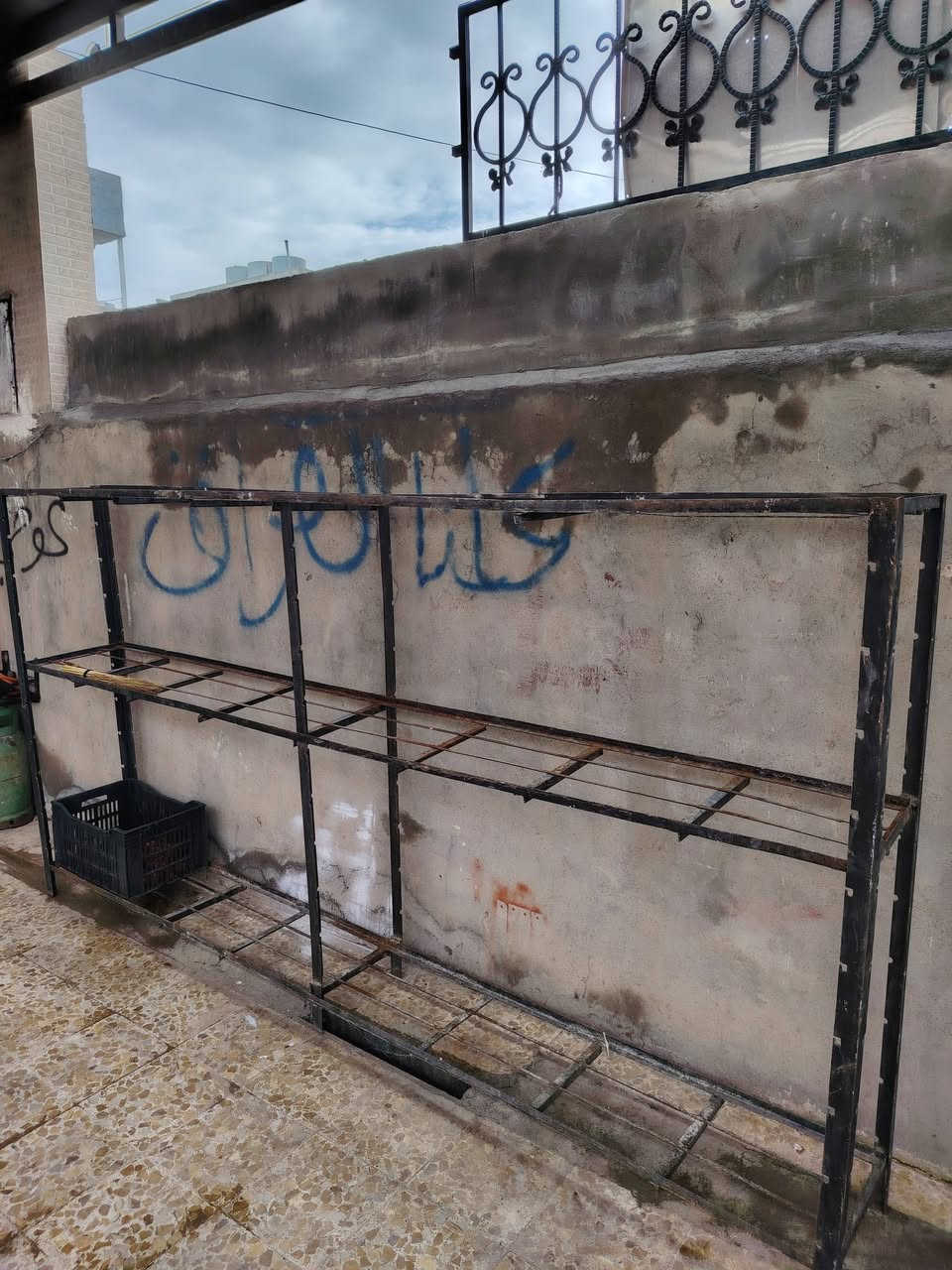 غراض للبيع سعر مناسب *********** مكان كوير
