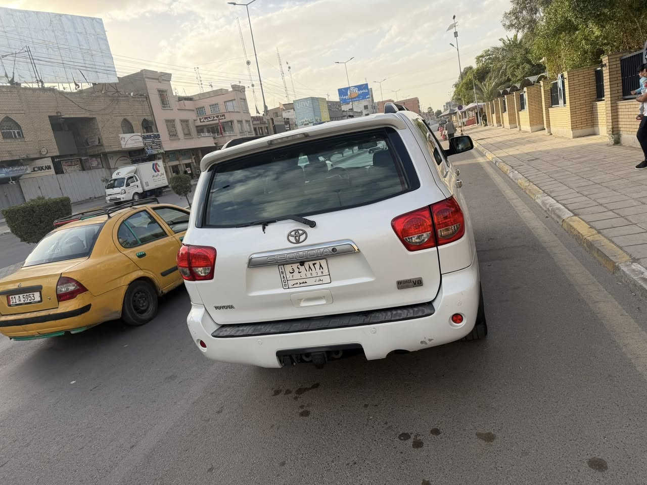 سلام عليكم
سيكويا 2009 بلاتينيوم 
ماشيه 184 
رقم بغداد تحويل بنفس اليوم 
مواصفات vip 
معرفه مواصفات ال vip 
فتحه 
جكات  
كشنات فصل 
تدفئه تبريد كشنات 
السبعه راكب كهرباء 
بردات 
مليانه مواصفات 
السياره كير مكينه تبريد صدر خير من الله اترايك وين متريد 
السياره جاهزه وخير من الله 
بيه خمس قطع صبغ اثر شخوط بدون معجون فقط الجاملغ الامامي الايمن بي طخه وراجع علبارد 
السعر 165 $ بي مجال لطيبين 
العنوان بغداد الكراده 
***********
