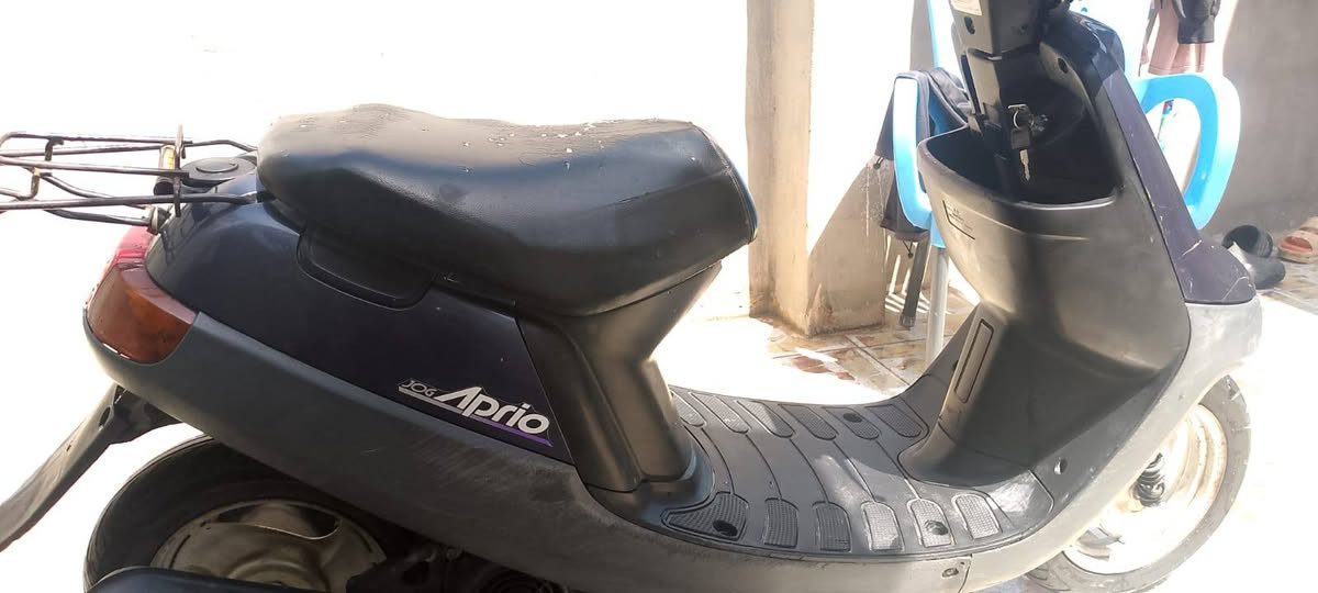 سلام عليكم دراجه بتره للبيع مكينه مفتوحه مره وحده سلف شغال كهربائيات شغاله ماناقصه شي بس باتري مكينه حلوه وناعمه السعر 300 مكاني ناصريه سومر وهذا رقمي ***********
