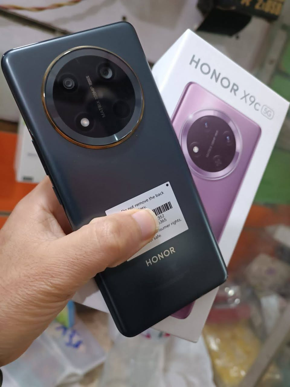 السلام عليكم  هونر اكس 9 سي جهاز نظيف مستخدم شهر ونص الون اسود  ذاكره 256 الداخليه 12 الجهاز كلو شغال وشرط وضمان فقط بي نگراش خفيف منل كفر   كارتون ولاسق وكفر للبيع السعر 280 وبي مجال بسيط ***********المكان العلم
