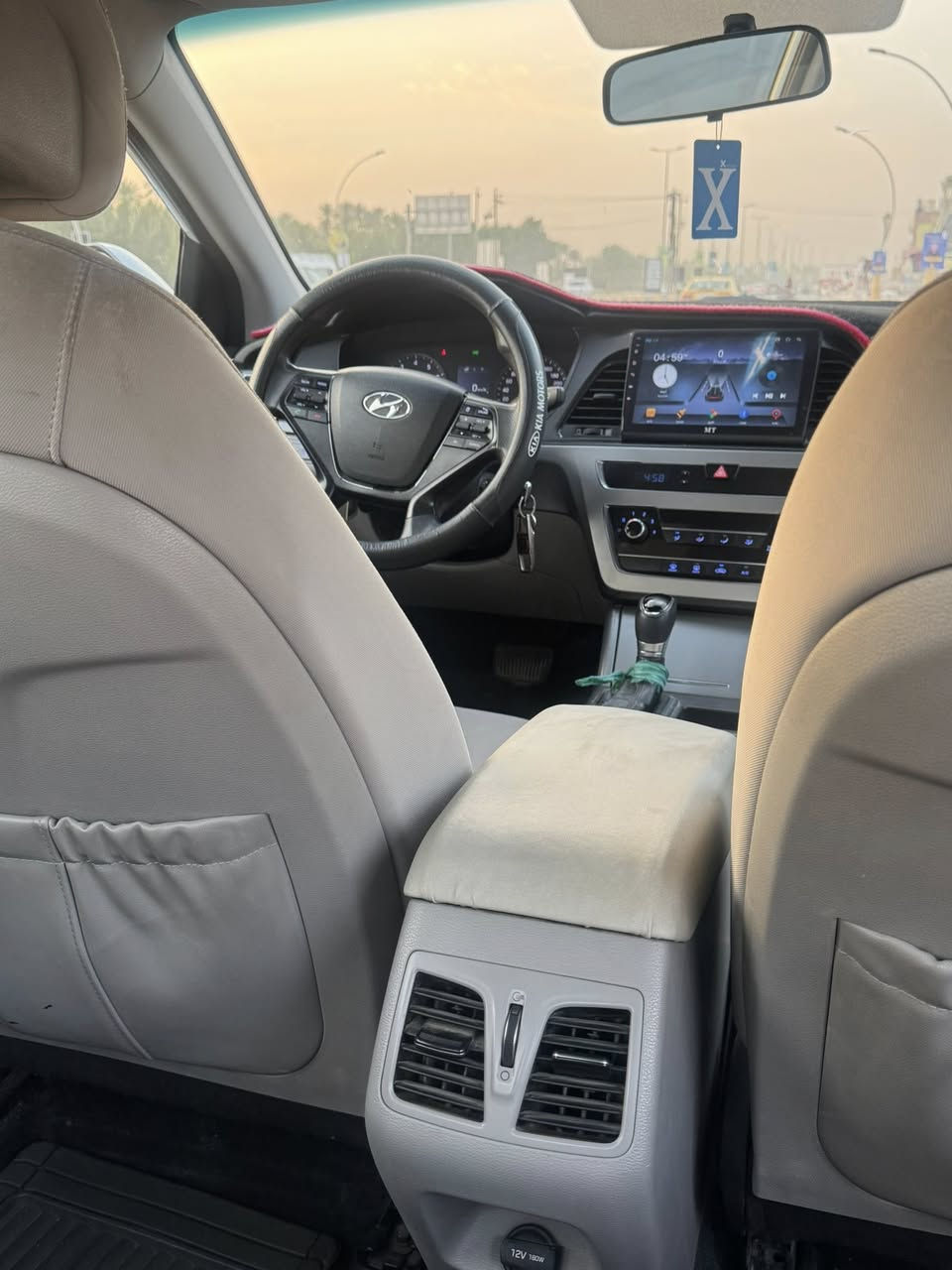 السلام عليكم سوناتا 2015 خليجي بيه باب السائق مبدل والباب الي مقابيله هم مبدل وجاملغ ايمن امامي وخلفي بي طخات ومصلح وموجوده صور الطخات والباب خلفي بي رش صبغ معروضه ب 130 وبيه مجال


**إذا كنت صاحب هذا الإعلان وتريد حذفه لأي سبب، رجاءا أرسل رسالة إلى الدعم الفني**