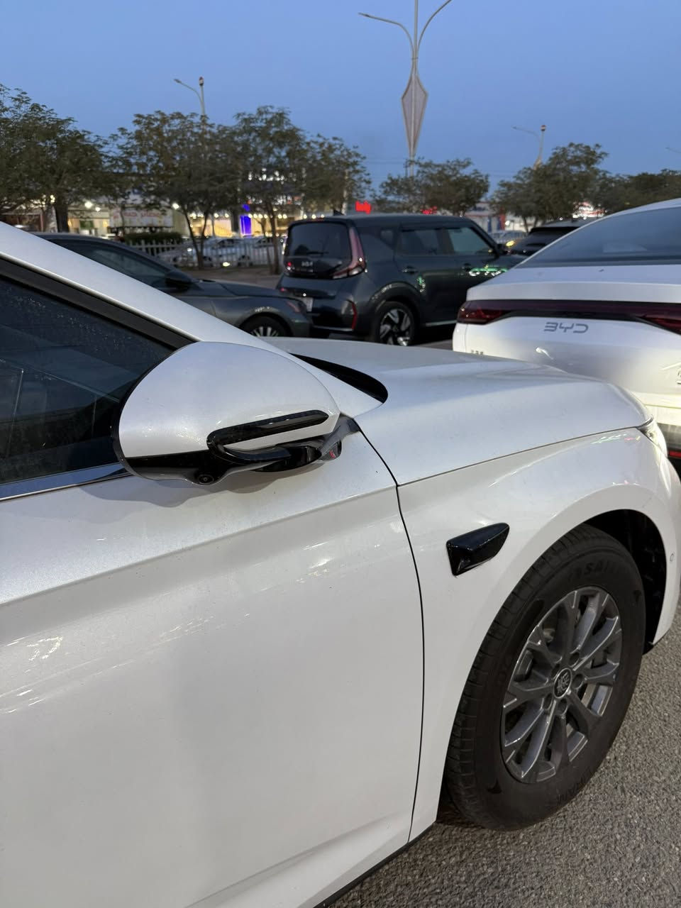 BYD qin L  2025
فووول مواصفات ماعده بانوراما
داخل زيتوني 
١٣ كاميره 
اوتو بارك
وكل غراضه ويا
صفر كيلو متر 
متوفد عدد
سعر ١٥٢ $ ورقة صافي
مكان سياره كركوك 
للاستفسار ***********
