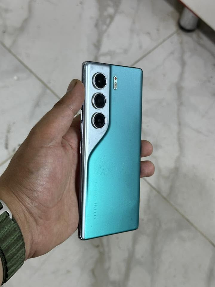 تكنو كامون 40 pro 5G

الذاكرة 256 

ملحقات كاملة 

معالج Dimensity 7300 90 فرميم ببجي 

الشاشة 144 HZ

مبدل شاشة مال تفصيخ البصمة مرات تشكل

السعر 230 الف قفل


**إذا كنت صاحب هذا الإعلان وتريد حذفه لأي سبب، رجاءا أرسل رسالة إلى الدعم الفني**