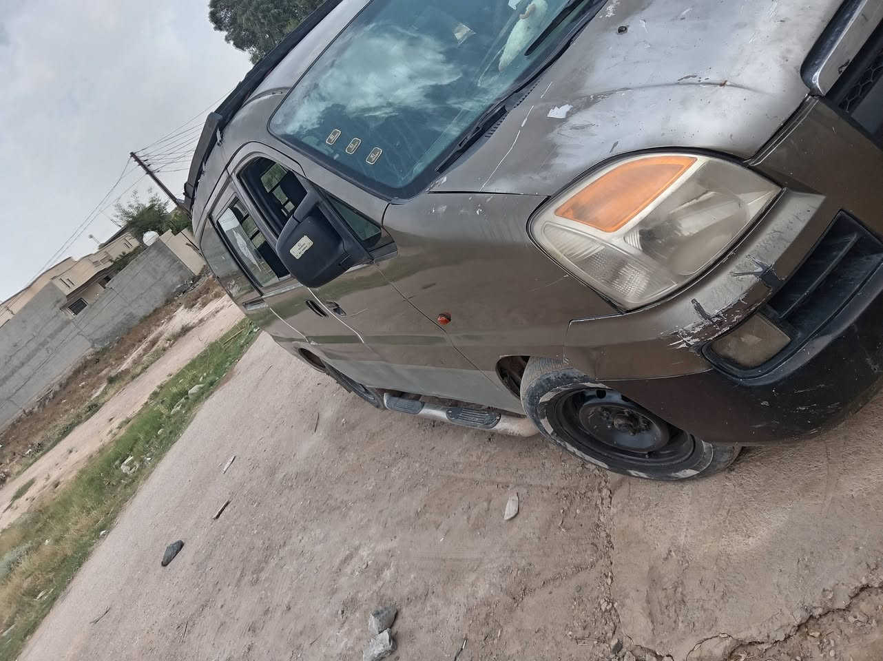 سلام عليكم  ستارك موديل ٩٩محدثه ٢٠٠٧ سياره خير من الله جاهزه مكينه بيهه تبخير قليل تحويل ثاني يوم رقم نكليزي كير خير من الله سياره ما نقصهه اي شي البيع او مروس حسب قناعه سعر ٥٥وبيه مجال مكان ديالى شهربان الرقم *********** لمو شراي لا خابر ولا علق

