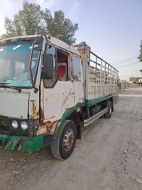 سيارة للبيع جاهزة مكينة جديدة للتواصل 07737373220 أو 07774951646