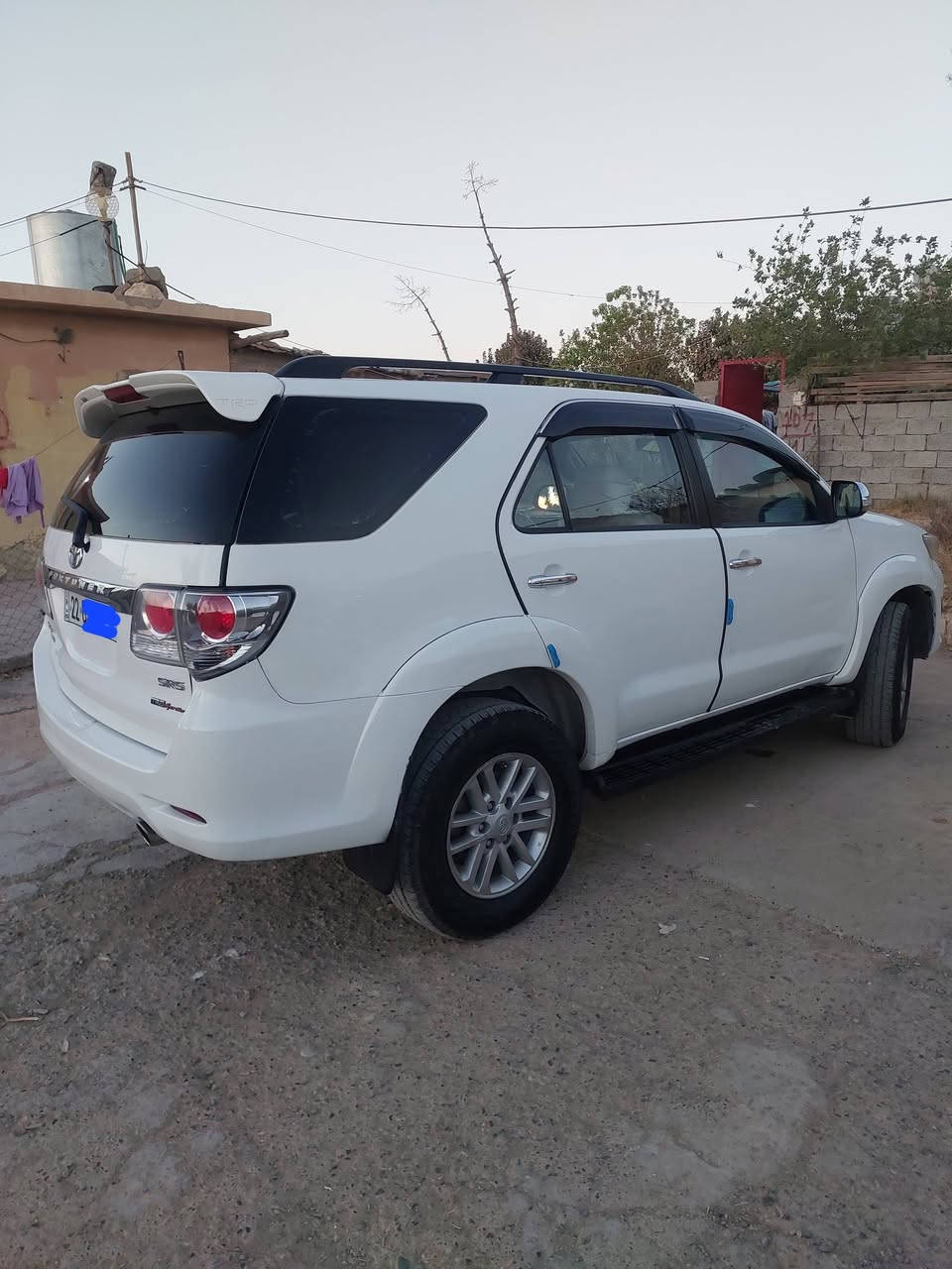 فورجنر للبيع موديل2014 محرك 6 سلندر 4000cc خليجي  الصبغ 5 قطع سفحا سايق بدون  اي داخول شرط
رقم اربيل رقم سناوي جديد ٢٠٣٠ تحويل غرامه شرط نفس يوم بأسمي بأي محافظه  تتحول. 
ماشيه 250  الف كيلو حقيقي شرط   مابي دينار مسراف شرط 
المواصفات …… 
فورويل-لوكير-مري شفط كهرباء-تحكم ستيرن - كروز ومثبت سرعه -تبريد لمس -حساسات خلفي-3قطع تبريد
   بلكات جديده قبل شهر مبدلهن  عبوه فيت بم جديد 
السعر  178$ وبيه مجال حك الجيه. ***********. +وتساب العنوان مخمور
