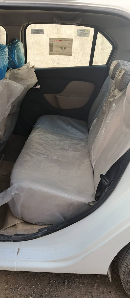 سلام وعليكم رينو سنبل سياره شوفت عينكم حيل نضيفه وحلوه موديل 2017 السعر 60وبيها مجال السياره بسمي  *********** موجود واتساب بس
