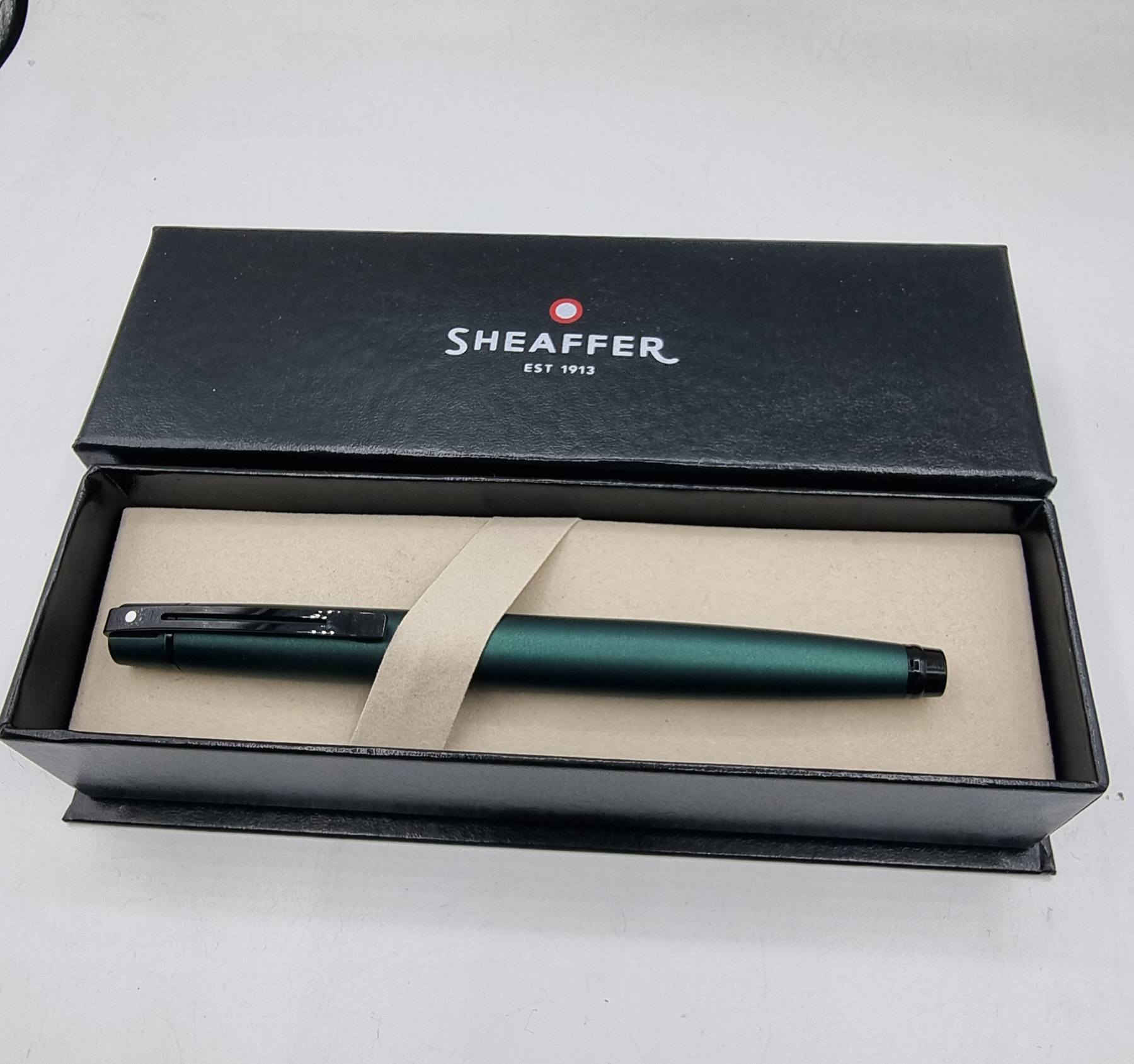 تحية طيبة  ،،،
#قلم_حبر_شيفر_300 SHEAFFERS  
       #جديد غير مستخدم  ، بالعلبة #الأصلية  + الضمان  ، 
     حجم الخط #مديم  ، لون أخضر مطفي ، Matte green 
       اصدار #مميز جدا كلاسك يمتاز بمتانة وصلابة المعدن ، 
السعر : 90 الف  ، 
يوجد  توصيل.


**إذا كنت صاحب هذا الإعلان وتريد حذفه لأي سبب، رجاءا أرسل رسالة إلى الدعم الفني**