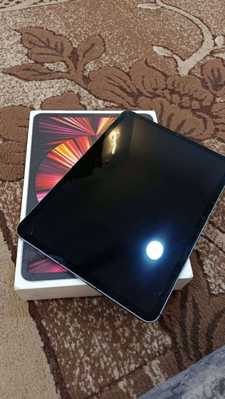 السلام عليكم
ايباد 11 برو M1 
ذاكره 128 بطاريه 89
ويا شاحنه وكارتونه 
رايده ب575 وبي مجال 
مكاني نجف حي المهندسين 
رقمي ***********
