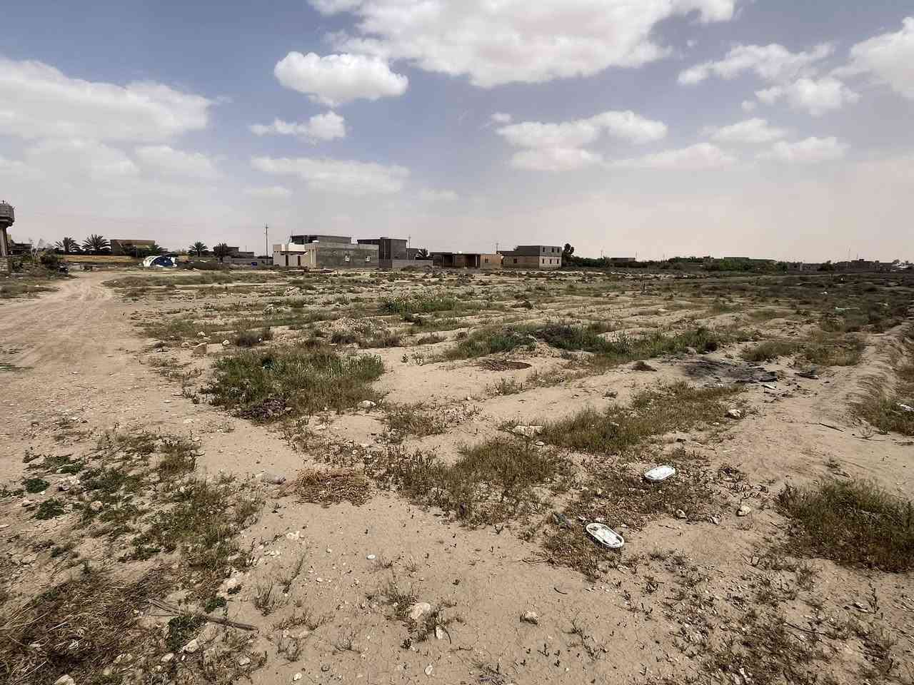 قطعه ارض للبيع في السنجك مساحه 400 متر  ركن عله ثلث  شوارع السعر واستفسار اتصل ع رقم ***********
