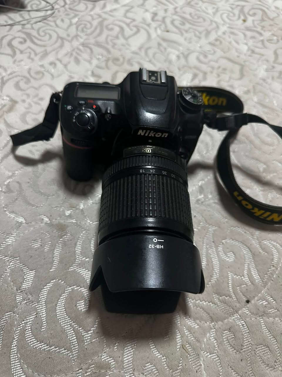 كامره نيكون D7500 وياهة رام وبطاريه والشاحنه مالتهة
ماداخله صيانه سعرهة ٨٥٠ الف بيهة مجال كلش بسيط 
واتساب ***********
