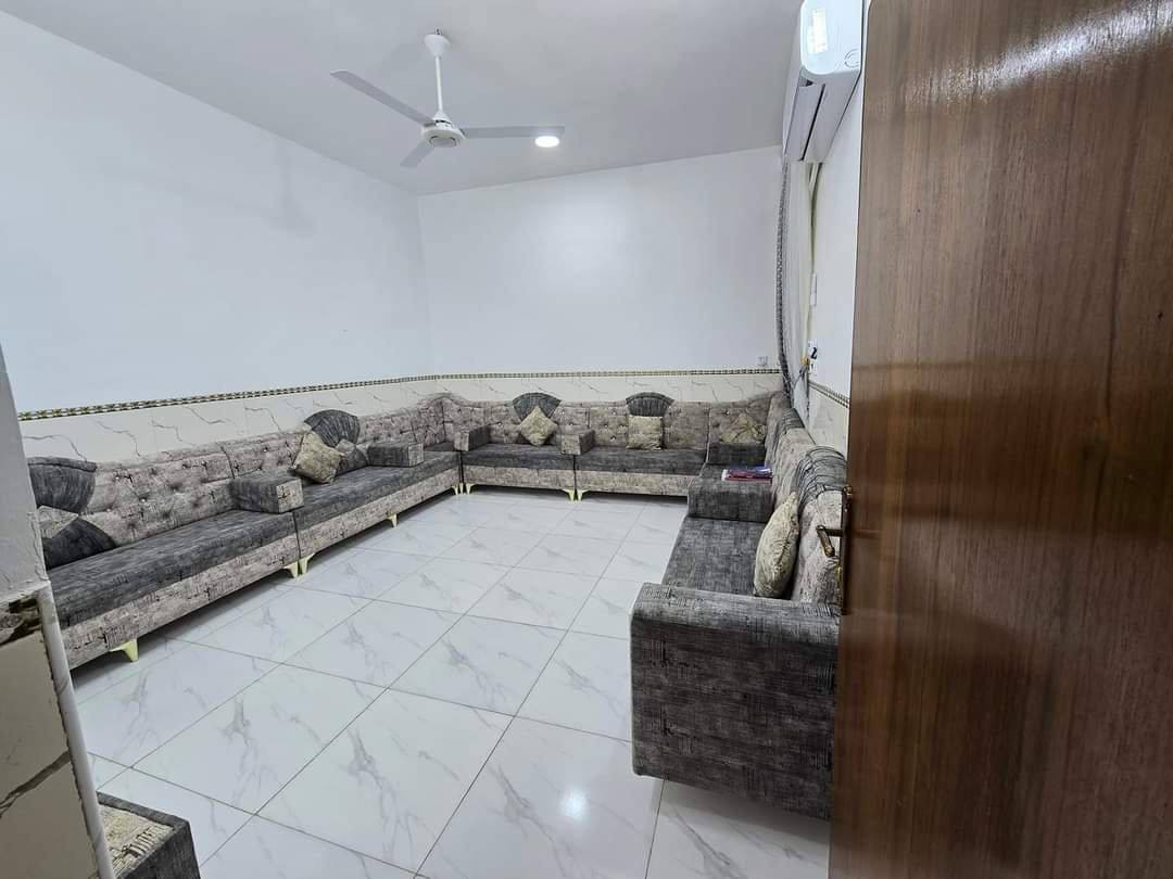 بيت في منطقة سبع البور الضباط ثاني بيت على الشارع مساحة 165متر بيت واحد على واحد اي نقص مابي ***********
