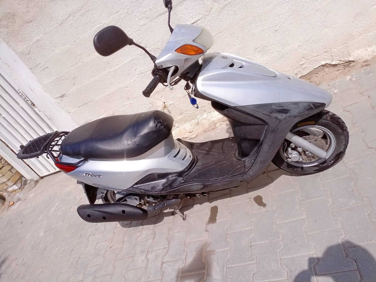 السلام عليكم للبيع دراجه اكزز نوزل الدراجه كفاله عامه مكينه بلادي مابيه اي نقص كفرات بلاديه كله كاملة مكاني بغداد العطيفيه السعر 850 وبيه مجال بسيط هذه رقمي *********** اتصال
