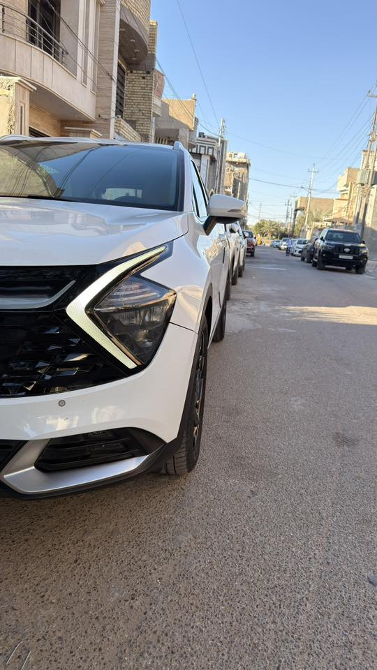 كيا سبورتج وكالة الشركة الدولية موديل 2023
اللون ابيض
السيارة ماشية 38000km
المواصفات
بصمه+بصمة ابواب
نضام ترحيب عند الاقتراب
 كراسي كهرباء
اريل نفكيشن
شاشه تاب 
حساس امامي خلفي
سايد بريك بصمه
مود درايف اربع وضعيات قياده 
اوتو هولد
نضام منحدرات
نضام مانع انزلاق
بصمة عدد 2
كامرة خلفية
تبريد قطعتين
 فول تحكم إستيرين
شفتات إستيرن
شاحن واير ليس
لد امامي ليزري
تدفئة كشنات
مري قابله للطي
شاشة لمس ابل كار بلي 
بيها تبديل دعامية اثر الشخوط الدعامية من الشركة وكالة 
وشخط بالباب موضح بالصورة 
السعر 22.200$ وقابل للتفاوض 
مكاني بغداد السيدية 
رقمي ***********
