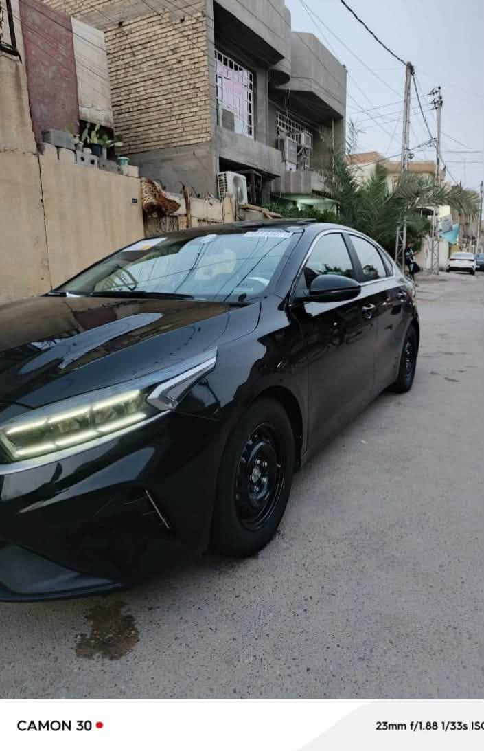 السلام عليكم كيا فورتي رقم بغداد 2023 سياره فول مواصفات للاخير عده البصمه حادثها قطعتين فقط السعر خاص ***********
