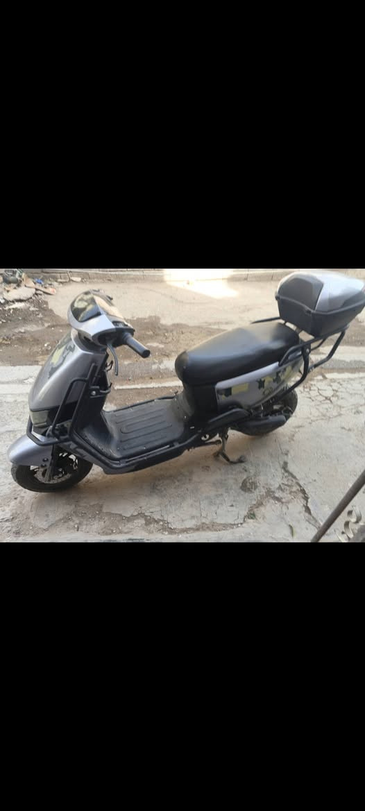 دراجة شحن موديل 2025
7 بطاريات كبار شرط عل فحص وحده وحده 
تمشيك 60 كيلو بشحنه الوحده 
نقصها فقط واقيه طين خلفيه
رزانه فول
بصمه وسويج
مدرعه 
بريكات أمامي خلفي هايدروليك
السعر 475 وبيها مجال
مكاني بغداد العلاوي
***********
