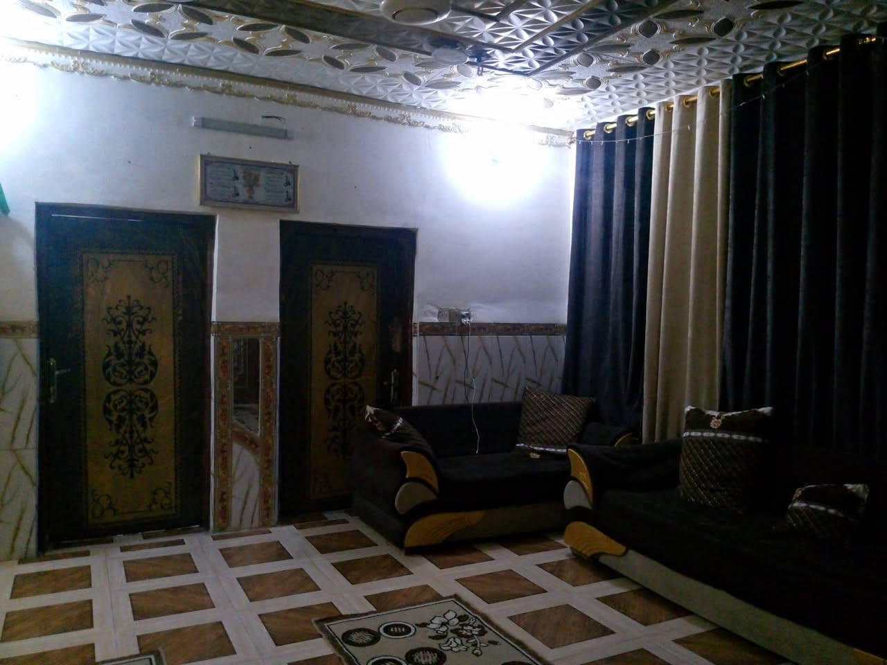 بيت للبيع حي صدرين ثانيه المساحه 150قرب محل سيد نهار تصال على هاه الرقم ***********
