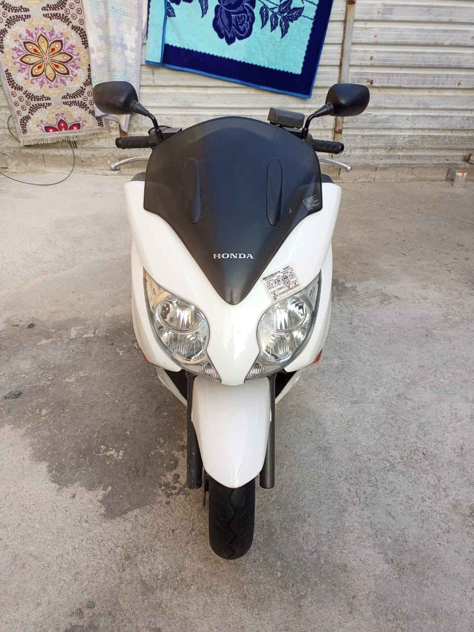 يا اللة دراجة فورزة 10/0 لون ابيض صدفي فول نضافة المسافة المقطوعة 37الف حقيقي مسجل داخلي يعلة وينصة وية سكليتر اوكس تحكم ستيرن تدفئة بل يدات نضام جي بي اس بصمات عدد/2مع سويج طوارئ مكينة بل كارتون مكاني الغزالية الشراي يتصل رجاء ***********
