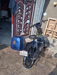 اخوان للبيع فقط بايسكل شحن مستخدم ٢٠ يوم فقط ٥بطاريات جديد حيل مكاني ٠...