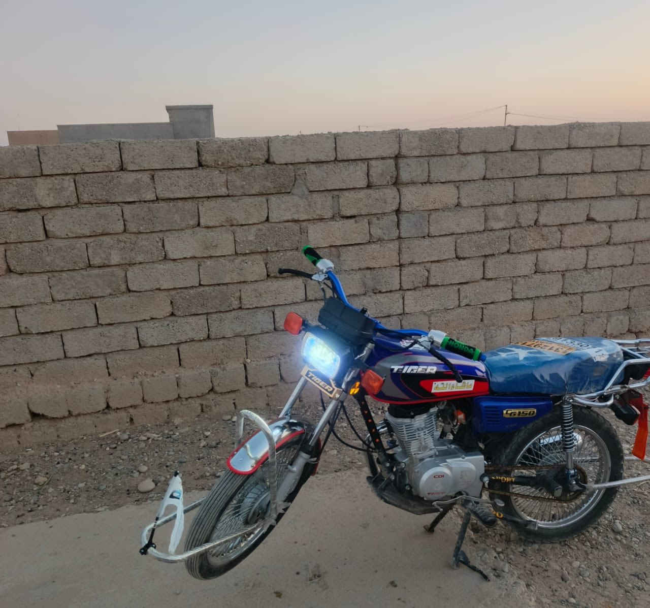 سلام عليكم تايكر 2020 للبيع شرط مامفتوح نضافه فول  كهربائيات شغاله مرتب السعر 400 قفل الاستفسار عل رقم ***********  المكان ناحيه القساوه الجدعه
