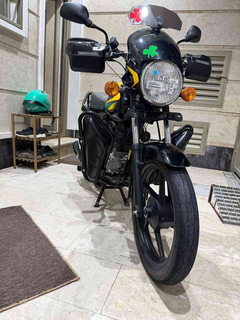 سلام عليكم بوكسر كلاسك موديل ٢٣ خير من الله الدرجه مكفوله كفاله عامه مرقمه الدراجه. رقمه مميز تحويل ثاني  الدراجه ما مفتوحه مكاني بغداد الجديده السعر مليوني ٧٠٠بيه مجال قليل ***********
