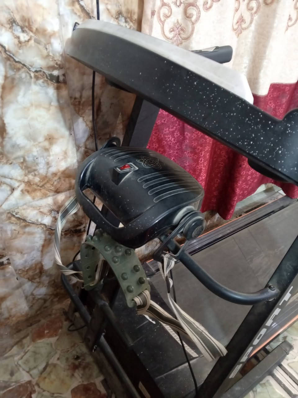 السلام عليكم
جهاز  جريي ركض للبيع ياباني مال باله اصلي 
مابي شي جاهز السعر 275 وبي مجال بسيط
*********** بي واتساب العنوان خلف مركز شرطه قرب بيت رائد جابر
