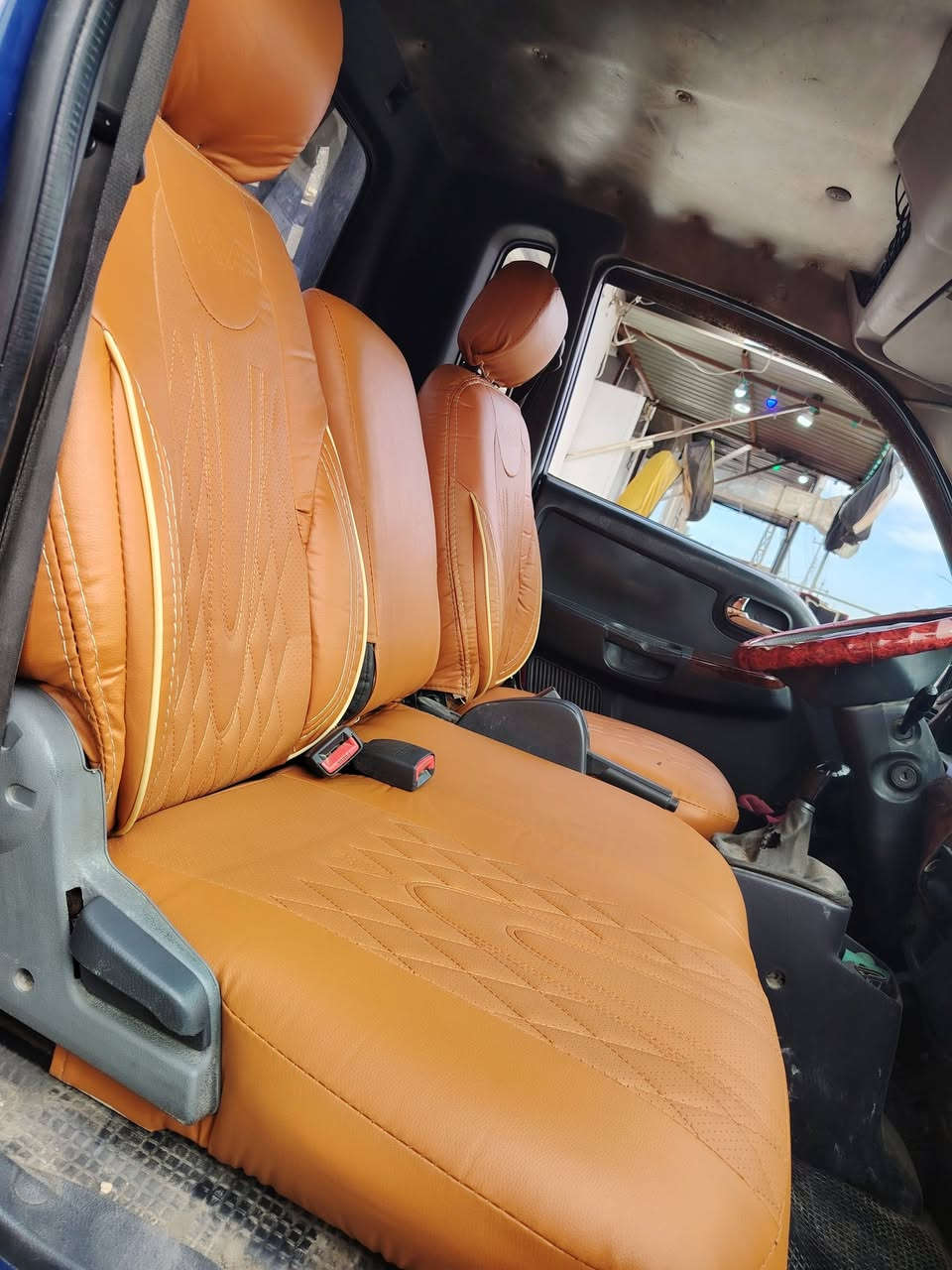 السلام عليكم متوفر دوشمه سيارات كشنات ستيرن خياط دشبول حرير دوشمه تركي درجه اولى +تصليح الكشنات سفنج طبي درجه اولى انزلك كشنات او اشتغلك مو بمكانه او البس مكان المحل كربلاء الحسينه مجاور مطعم كباب الكساء عامود198مقابل مدرسه الامام الحسن ***********
