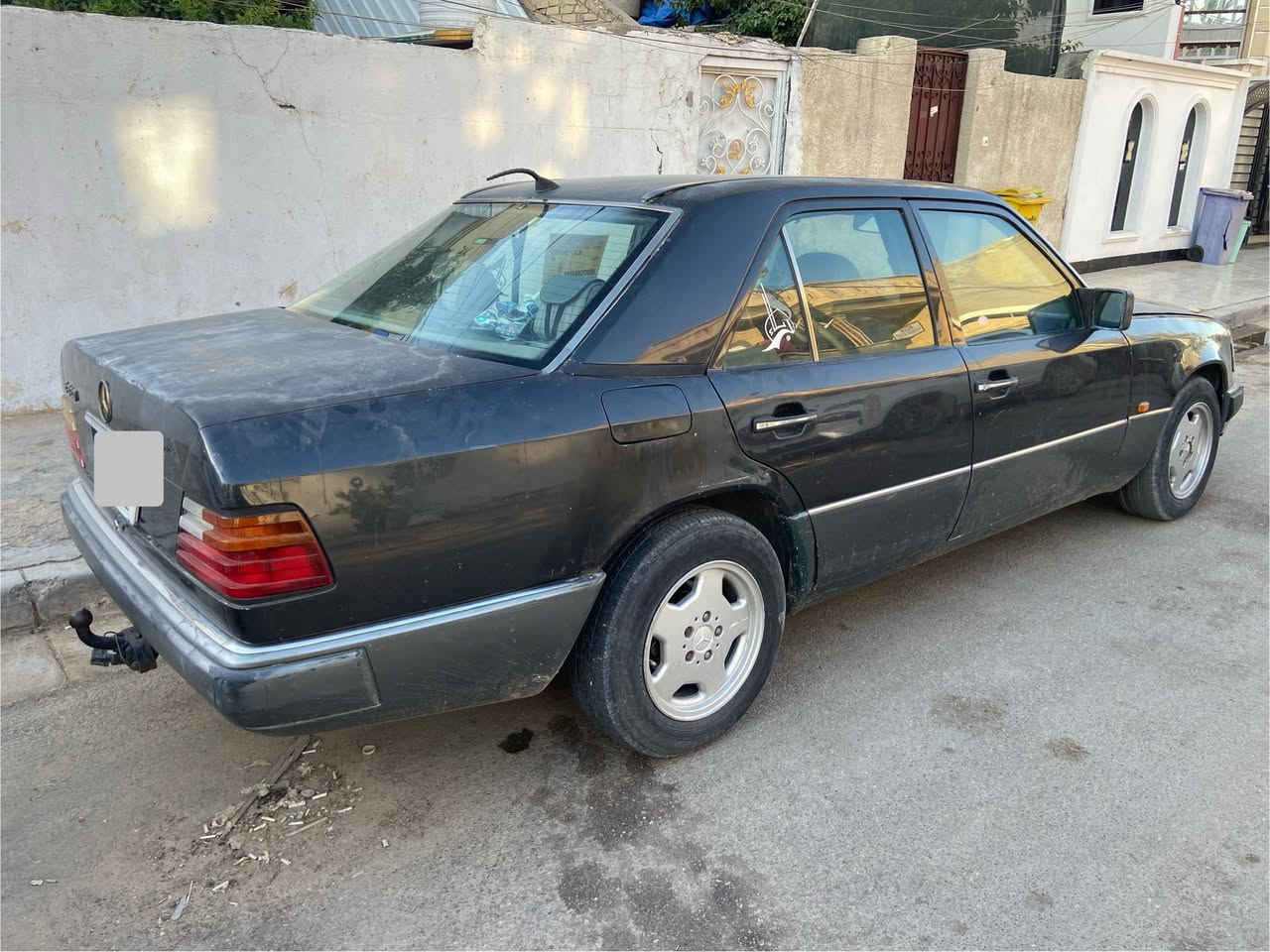 للبيع
دب 91 لون اسود
محرك 2500 vvt
تبريد شغال
دبل فيت بم

ويل amg
رقم بغداد بأسمي
سعرها 47 ورقة
مكانها بغداد / حي الجوادين
***********
